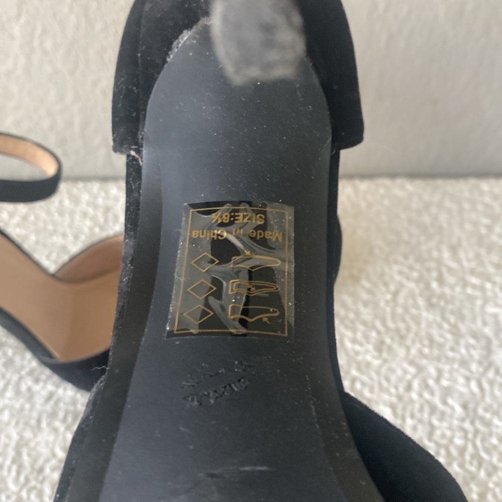 Suede black Courts - Picture 6 of 6